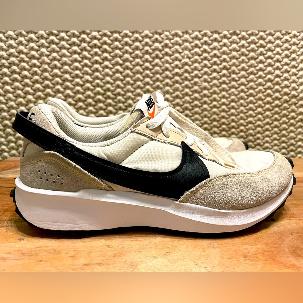 Nike Women’s tennis shoe, size 8.5